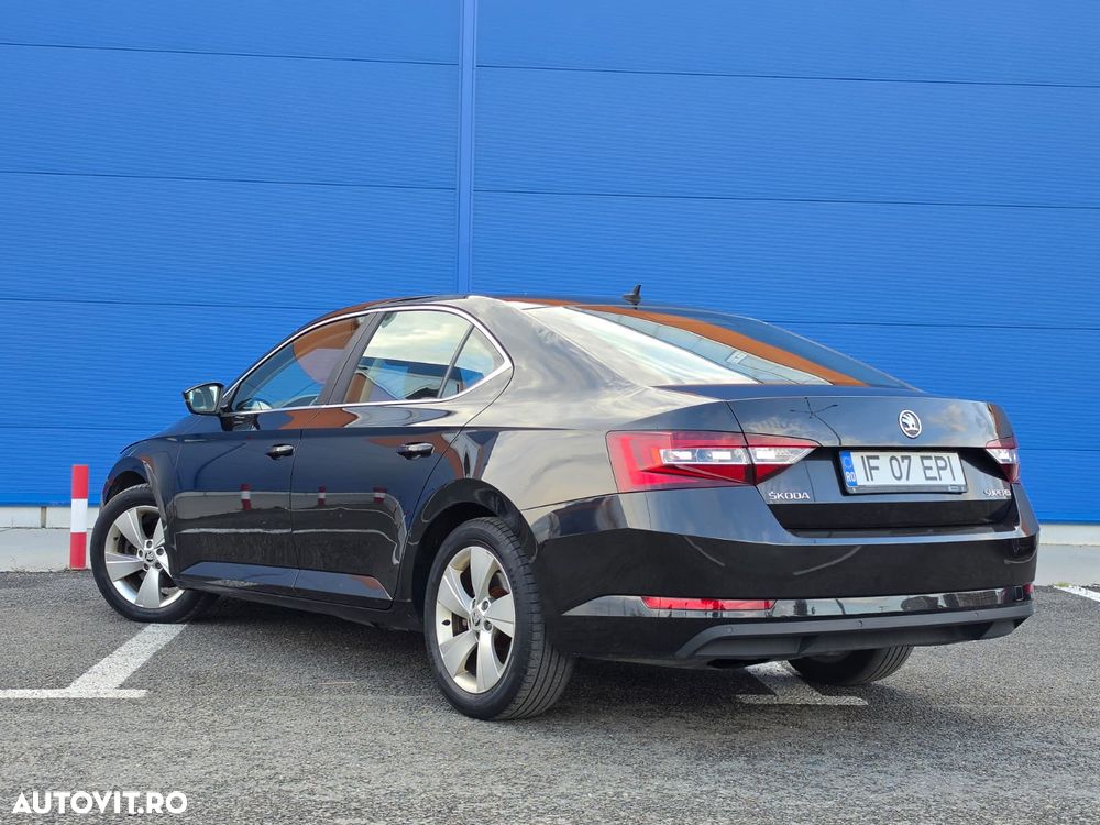 Skoda Superb 2.0 TDI DSG Ambition - 3