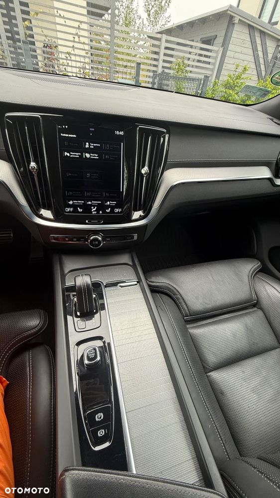 Volvo V60 B5 B AWD R-Design - 13