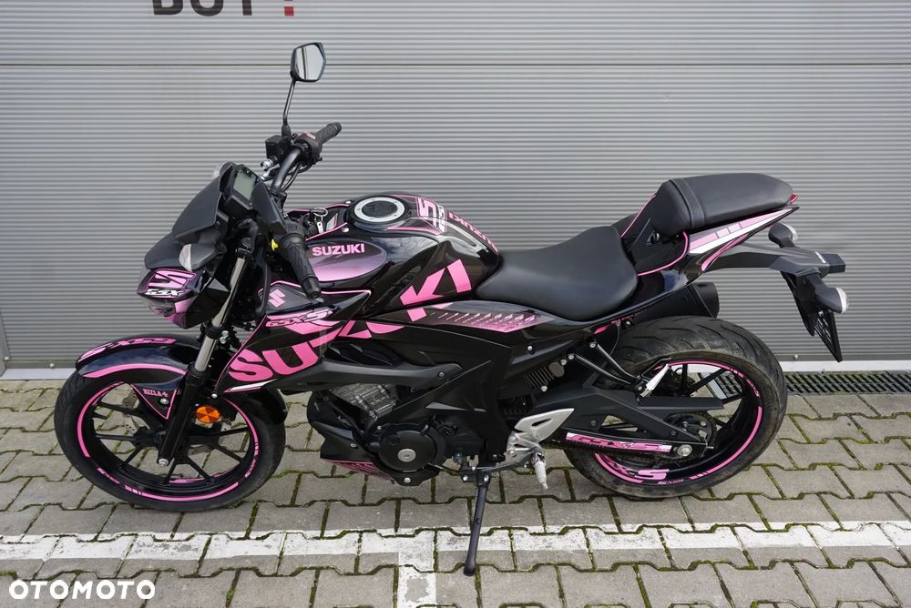 Suzuki GSX - 13