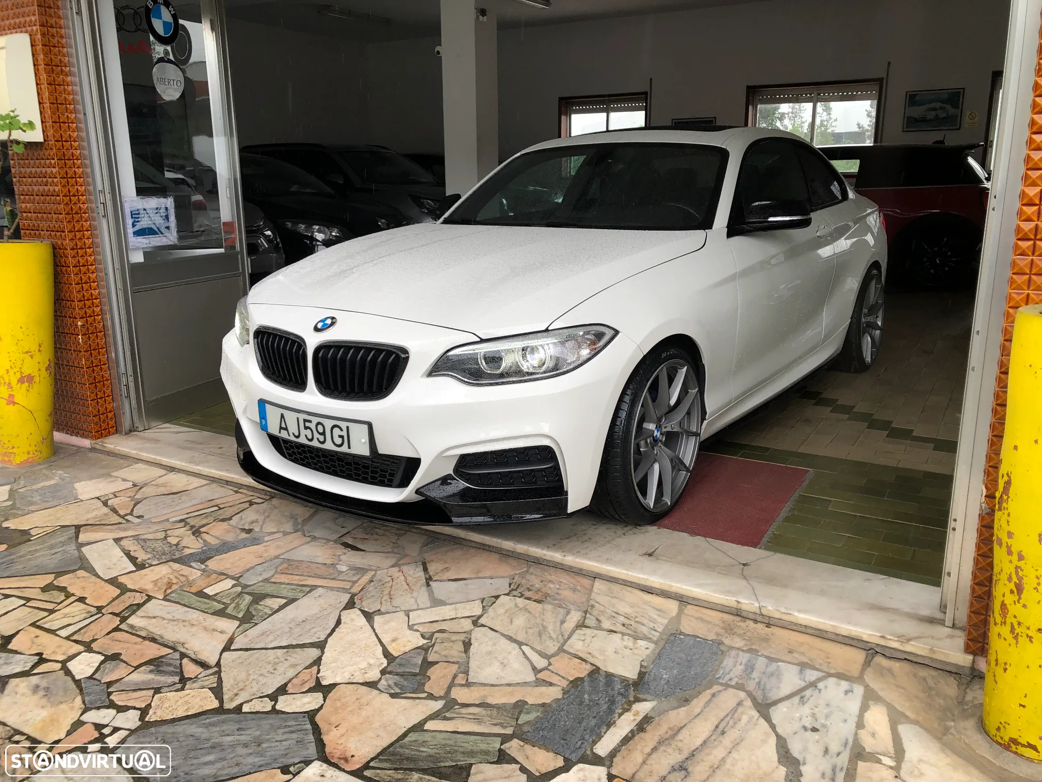 BMW 228 i Coupe Sport-Aut. Sport Line - 2