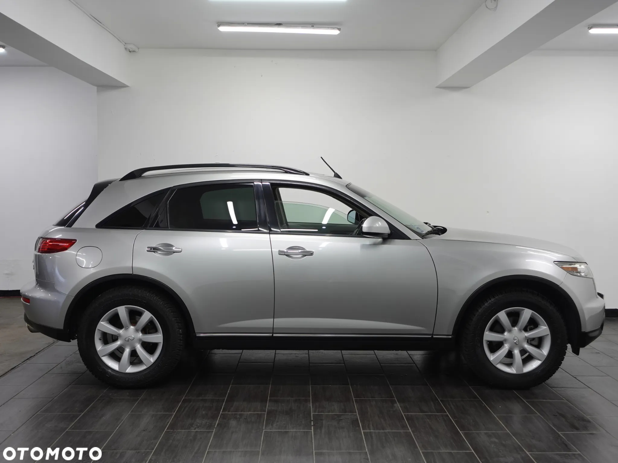Infiniti FX FX35 - 11