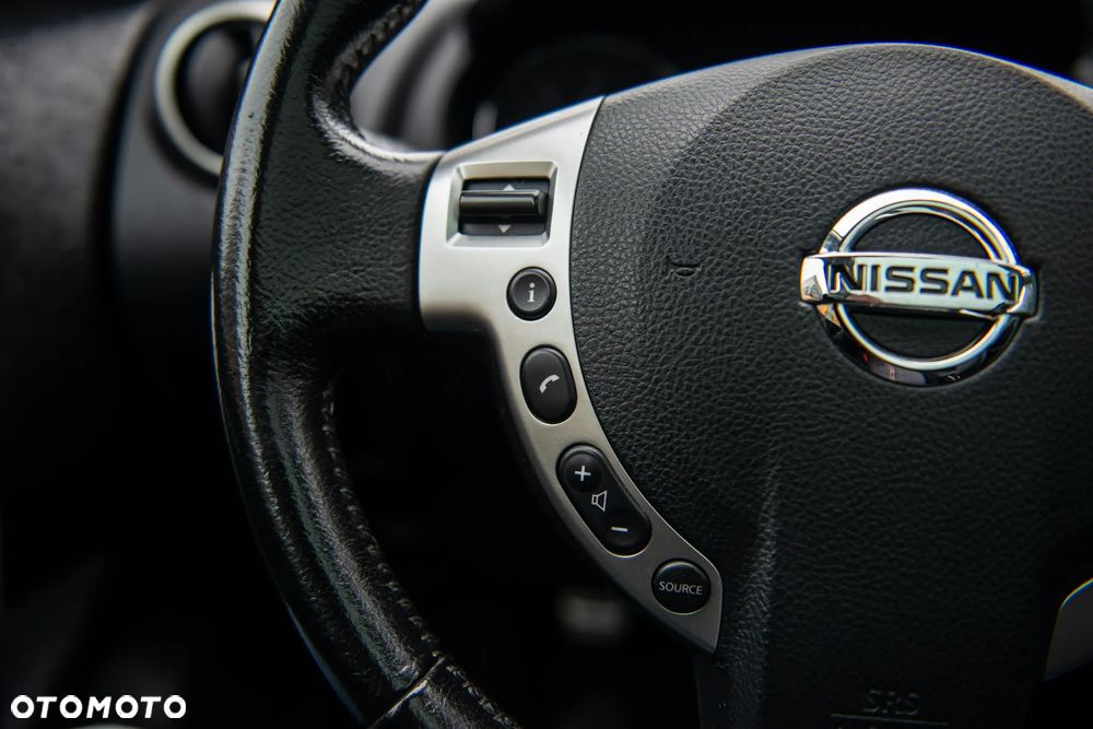 Nissan Qashqai 2.0 dCi 4 x 4 DPF tekna - 34