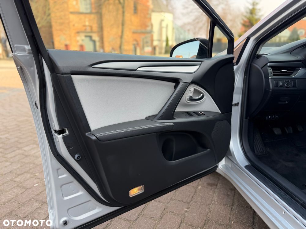 Toyota Avensis 2.0 D-4D Prestige - 12