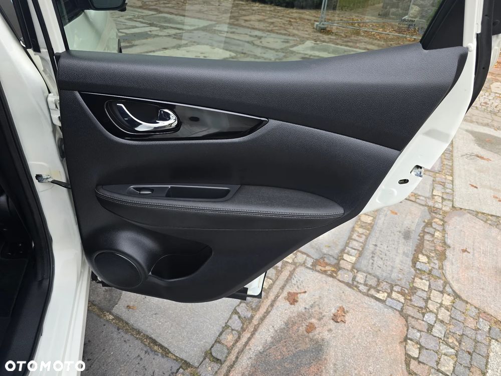 Nissan Qashqai ver-1-2-dig--t-n--connecta-xtronic - 16