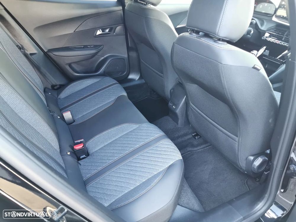 Peugeot 2008 1.2 PureTech Allure - 19