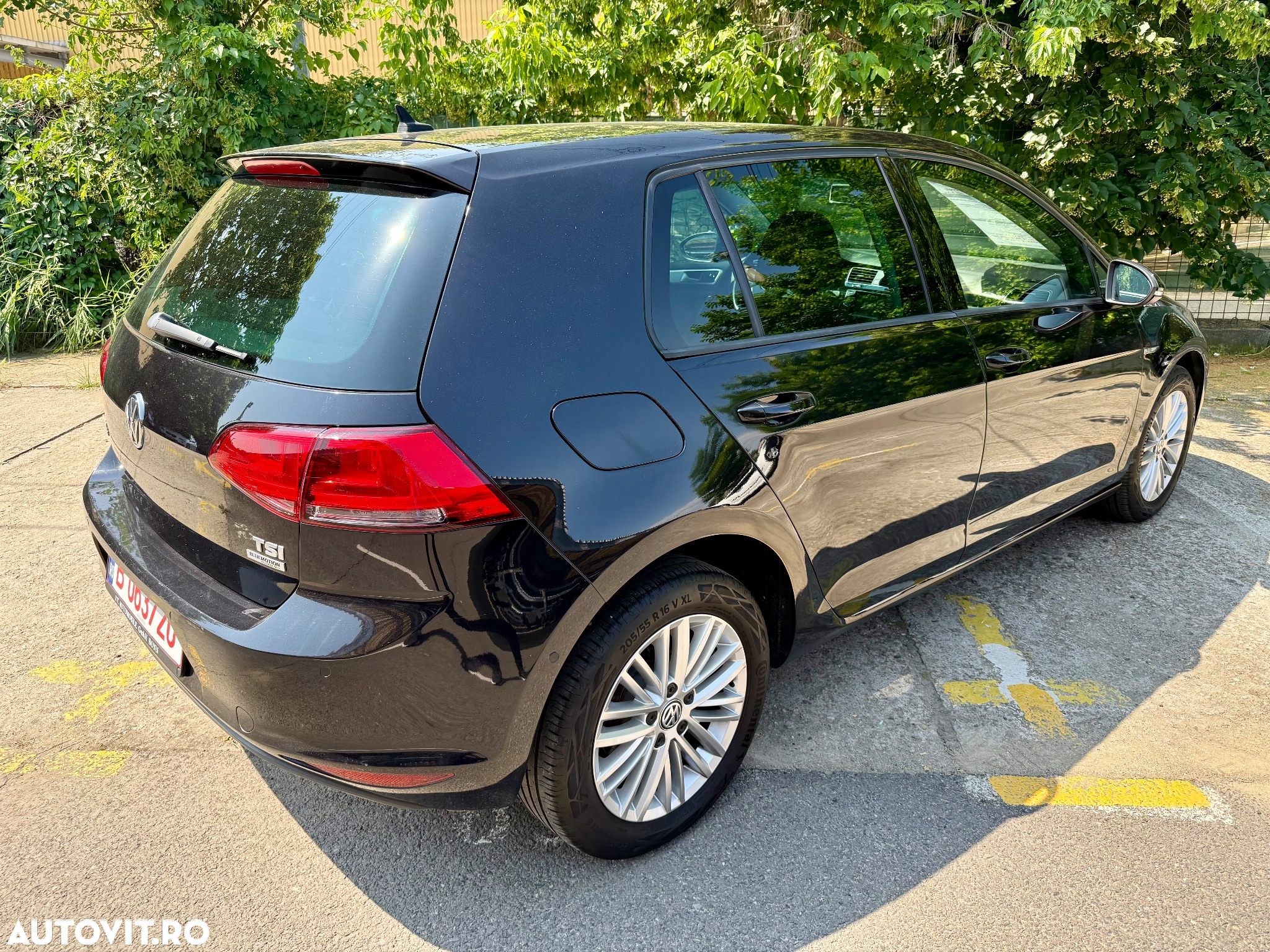Volkswagen Golf 1.2 TSI BlueMotion Technology Cup - 5