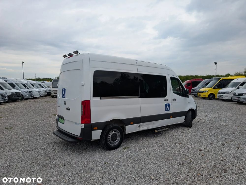 Mercedes-Benz Sprinter - 4