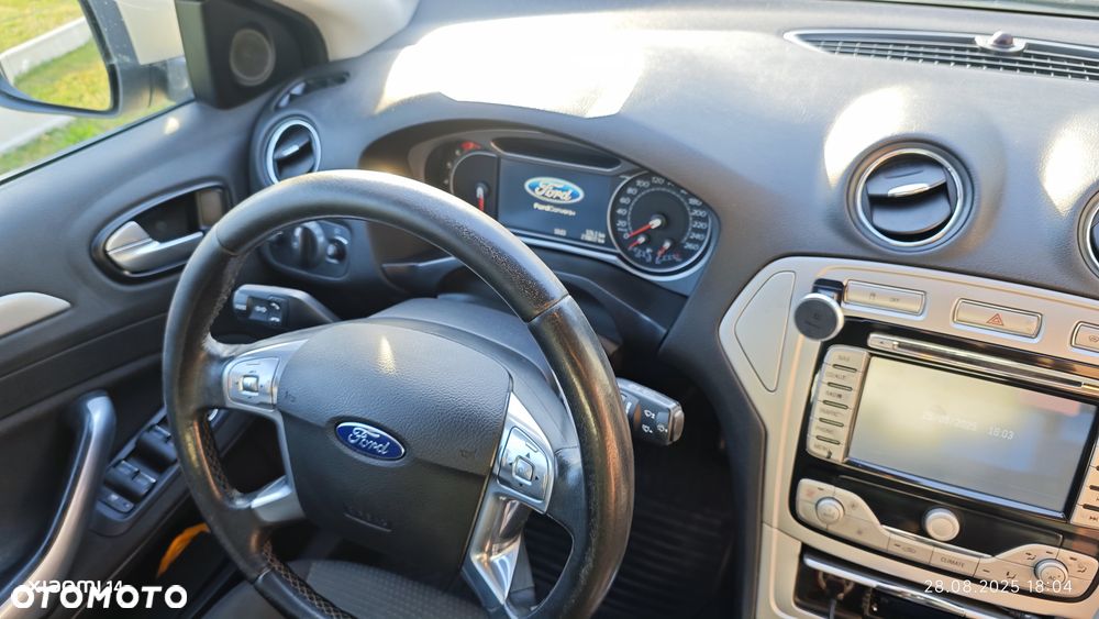 Ford Mondeo 2.0 Ghia - 6