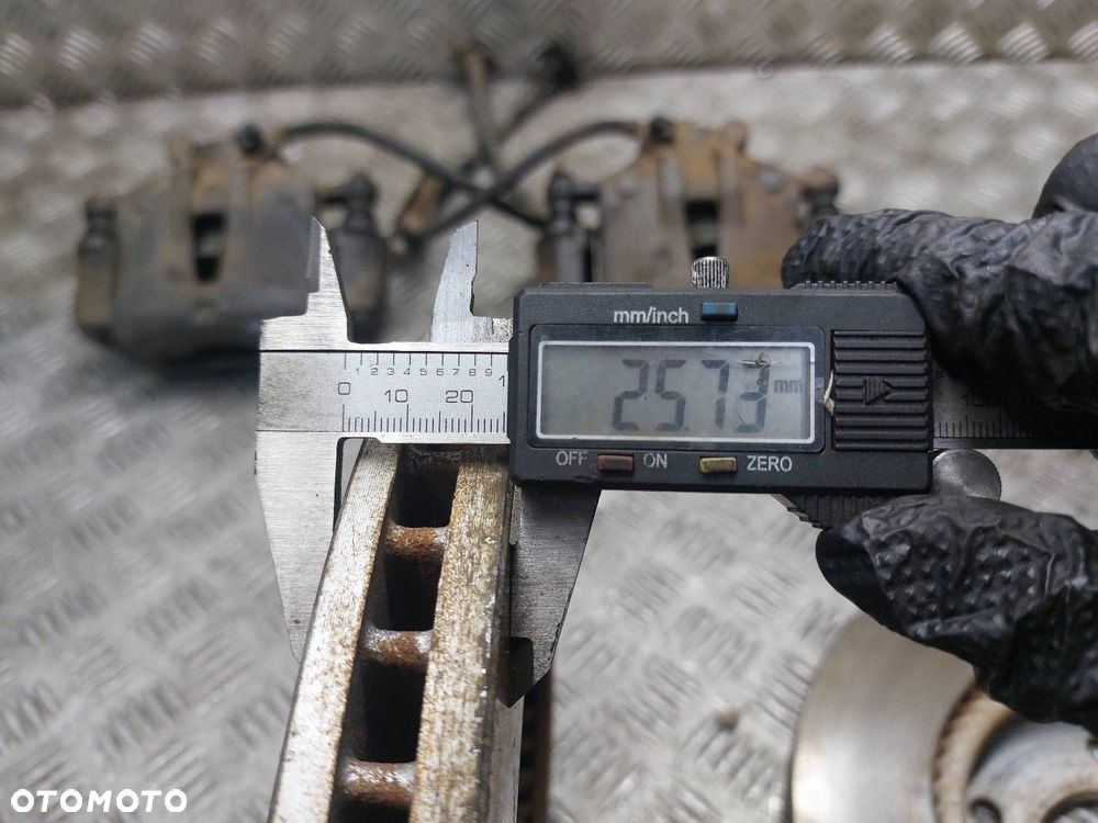 TARCZE HAMULCOWE PRZÓD + ZACISKI HYUNDAI I30 I 1.6 16V - 6