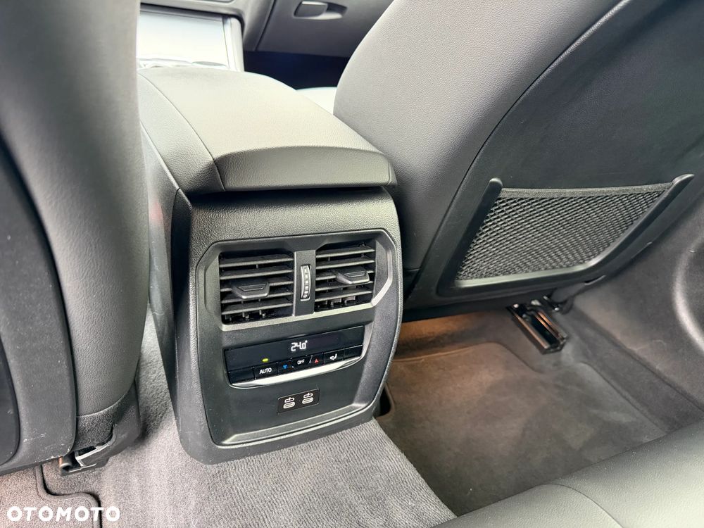 BMW Seria 3 320d xDrive M Sport sport - 25