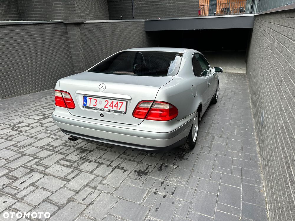 Mercedes-Benz CLK - 6