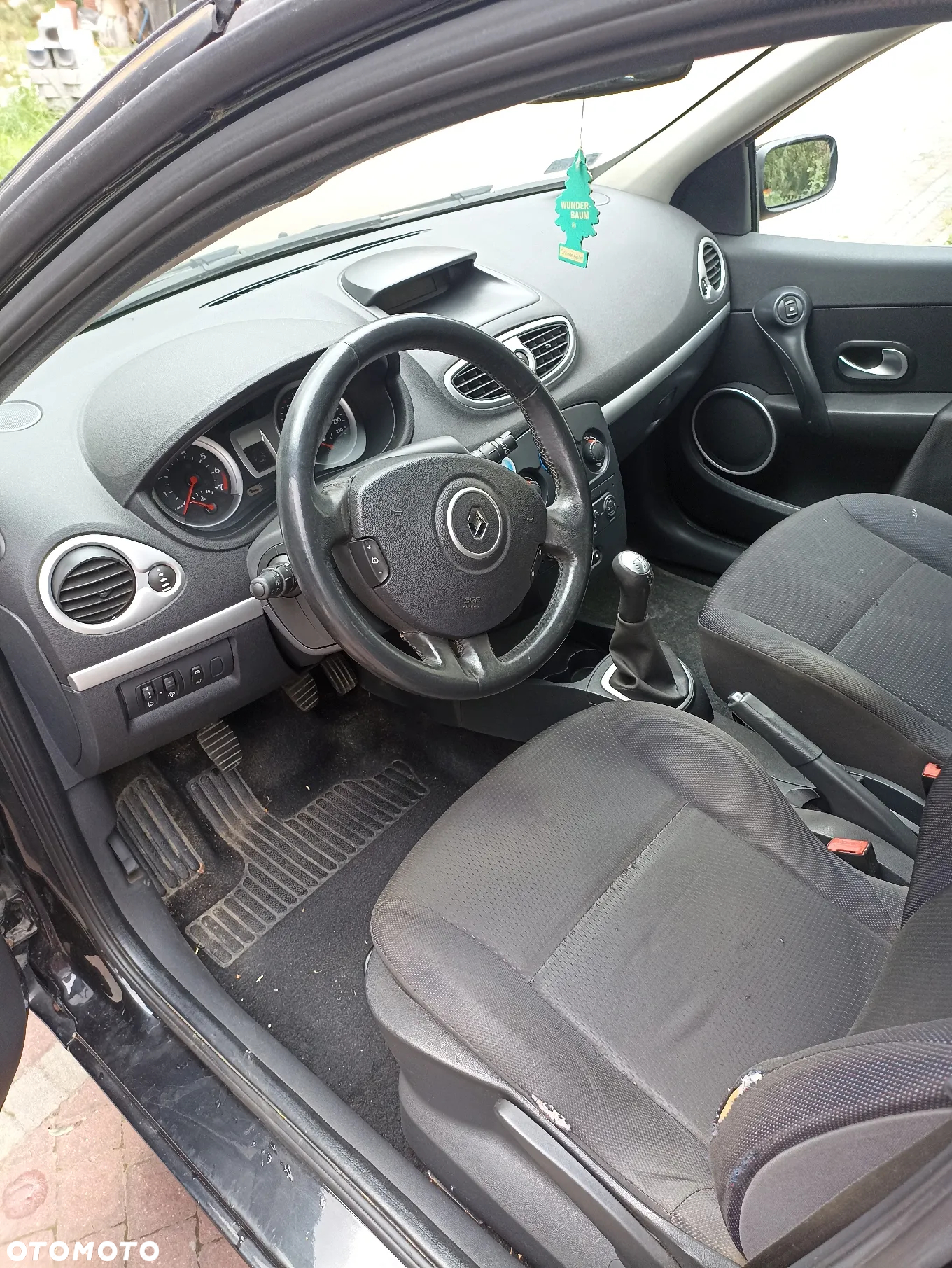 Renault Clio - 9