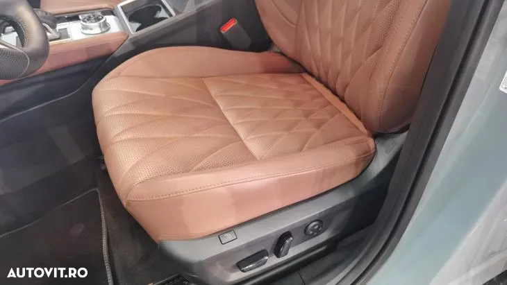 Mitsubishi Outlander 2.4 4WD Plug-In Hybrid Top - 11