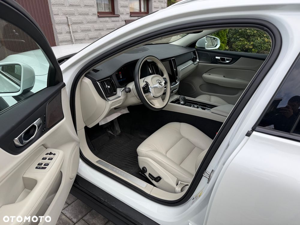 Volvo V60 B5 B AWD Plus Dark - 12