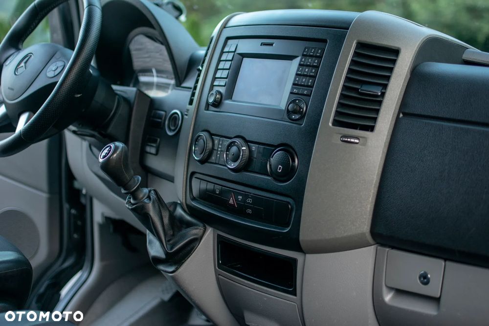 Mercedes-Benz Sprinter 319 - 29