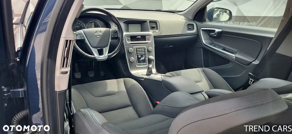 Volvo S60 D2 Momentum - 8