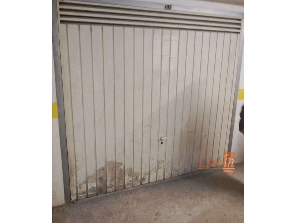 Garagem em Rio de Mouro - Grande imagem: 3/6