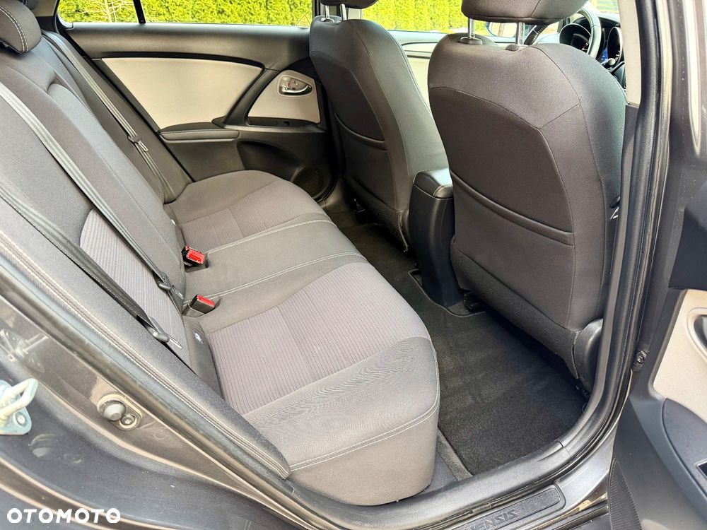 Toyota Avensis Touring Sports 1.8 Edition S+ - 26