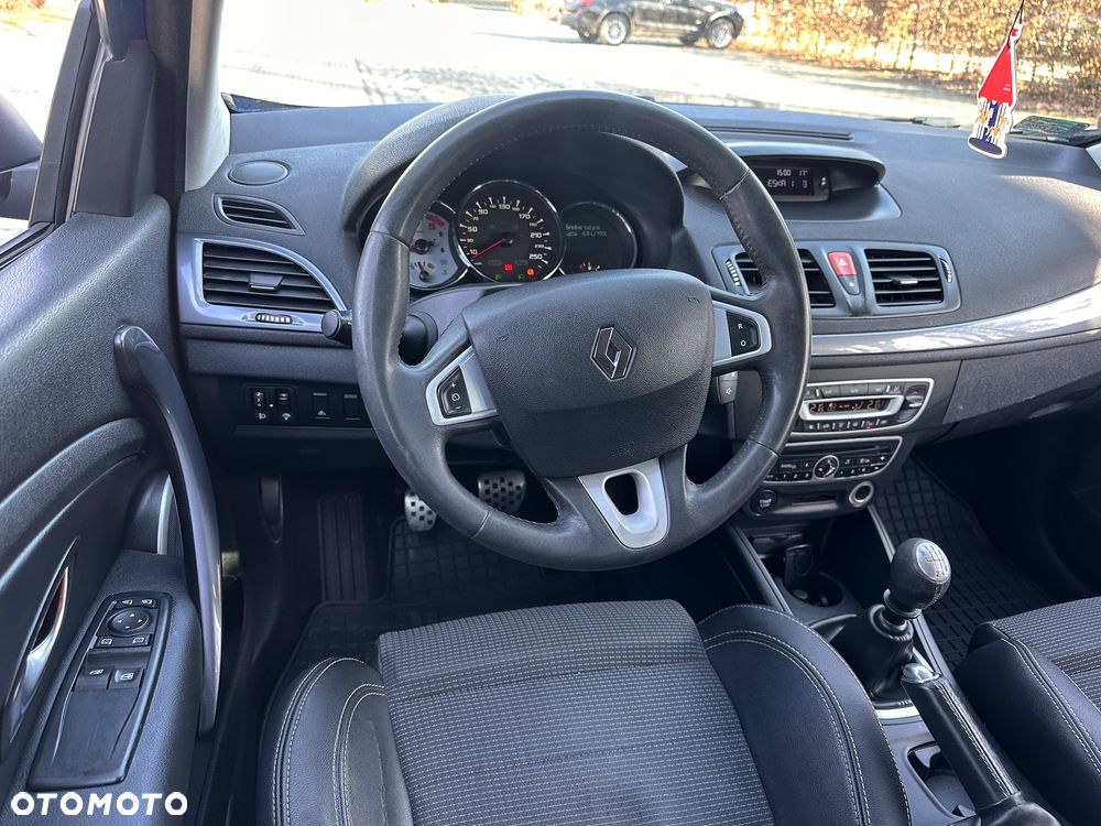 Renault Megane 1.9 dCi FAP Dynamique - 8