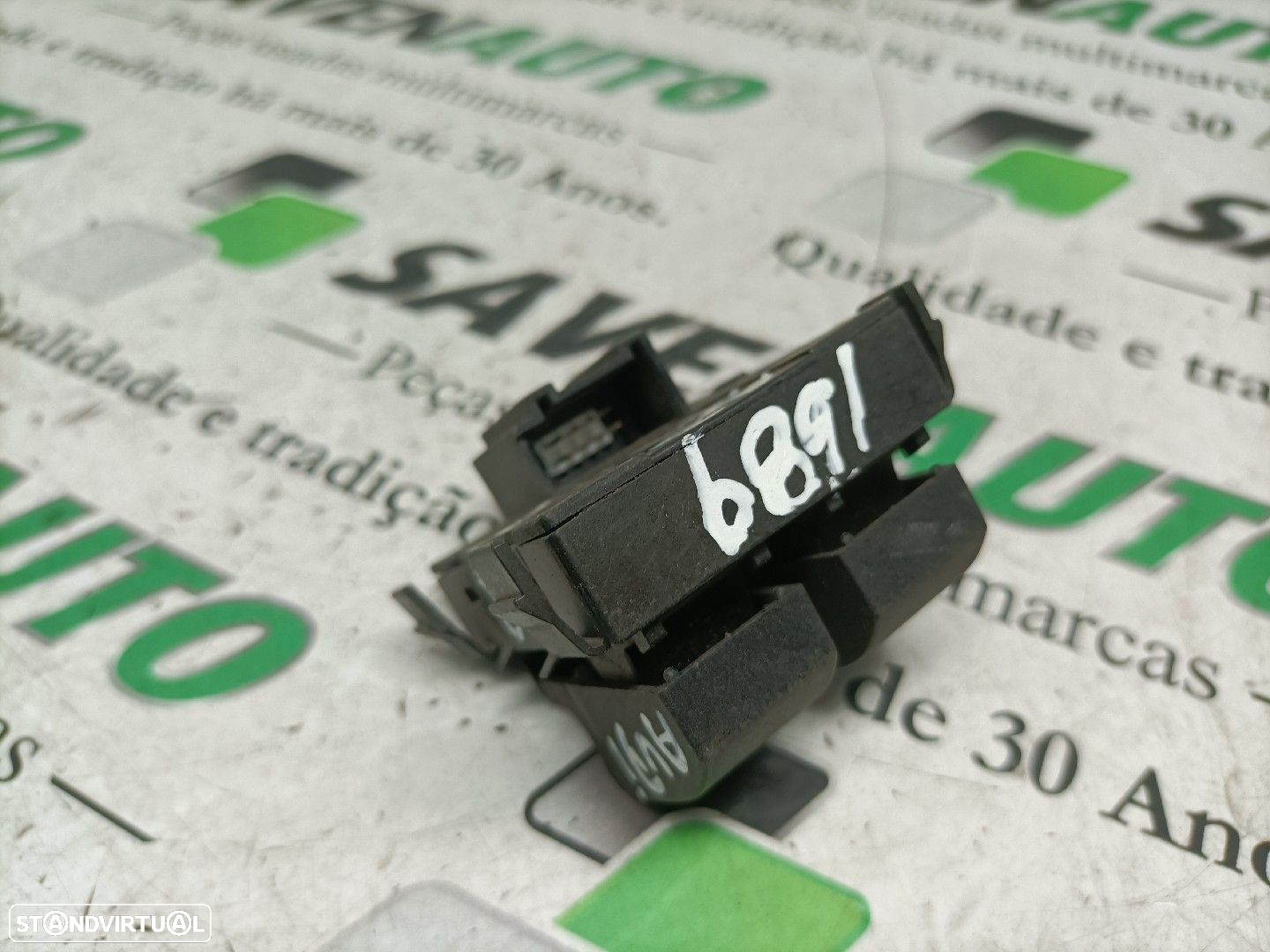 Botão / Botões / Comutador Vidro Esq Audi A3 (8L1) - 4
