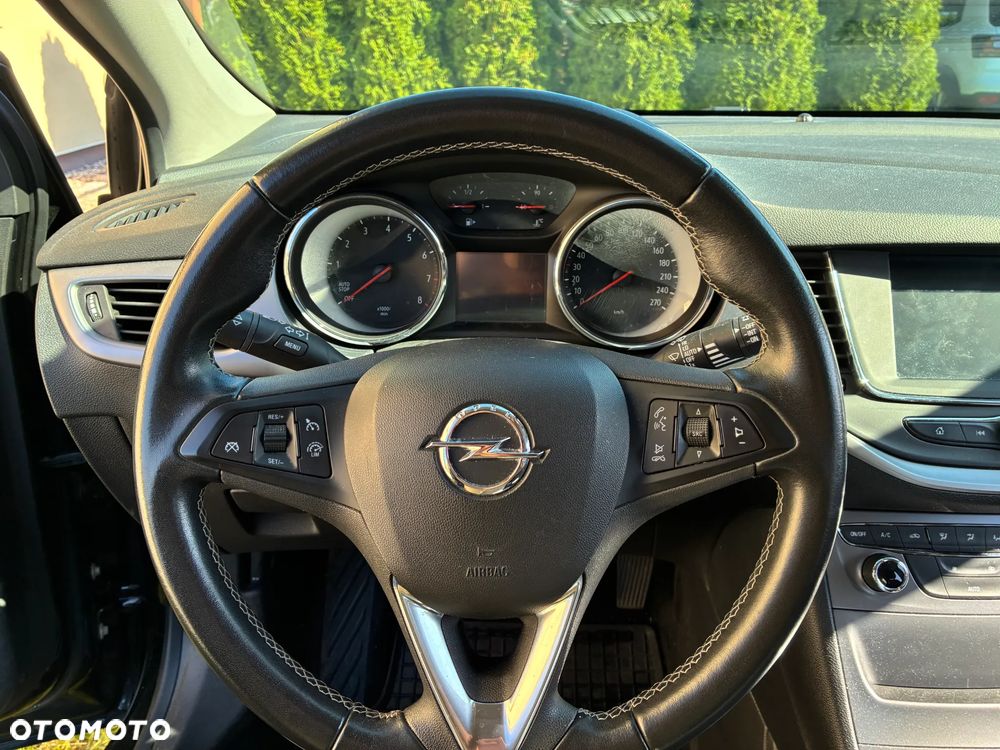Opel Astra 1.4 T Enjoy S&S - 12