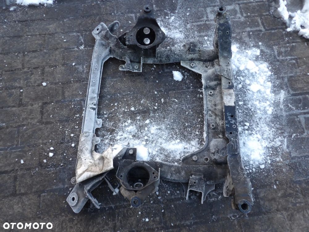 BMW - E84,E90,E91,E92,E93 - WÓZEK , SANKI - XDRIVE - PRZÓD - EUROPA - 2