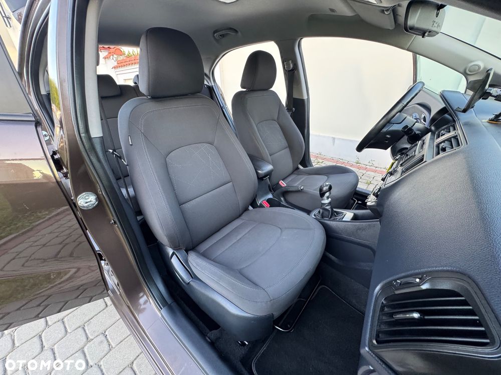 Kia Rio - 25