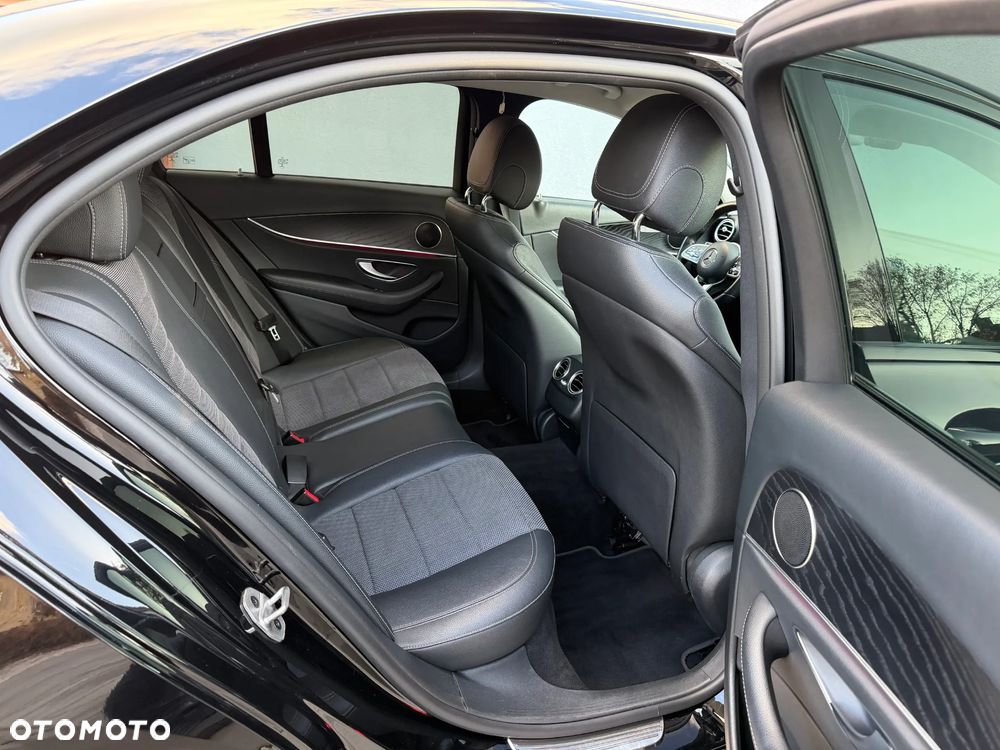 Mercedes-Benz Klasa E 220 d 4-Matic 9G-TRONIC - 10