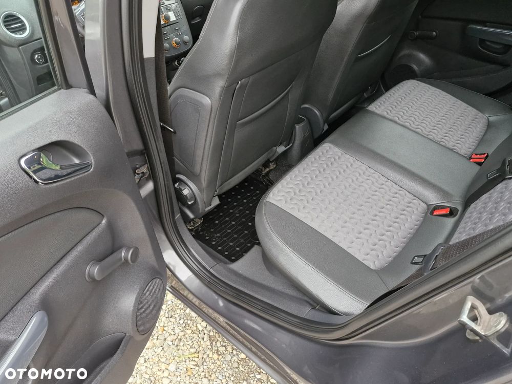 Opel Corsa 1.4 16V Cosmo - 21