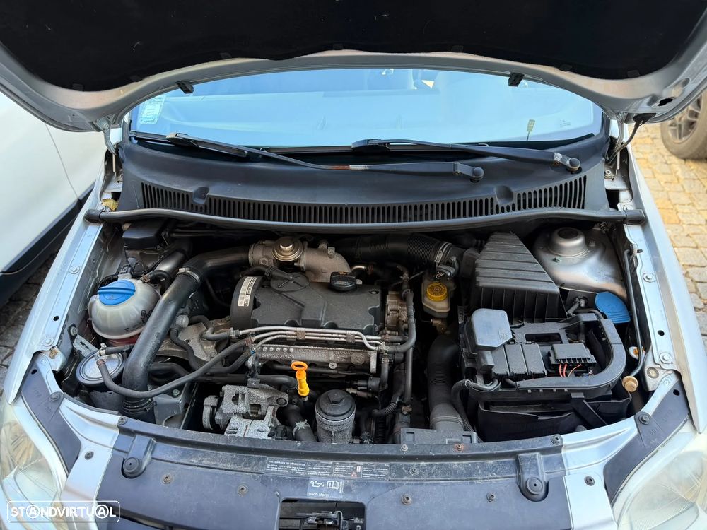 VW Fox 1.4 TDi T.Liso - 5
