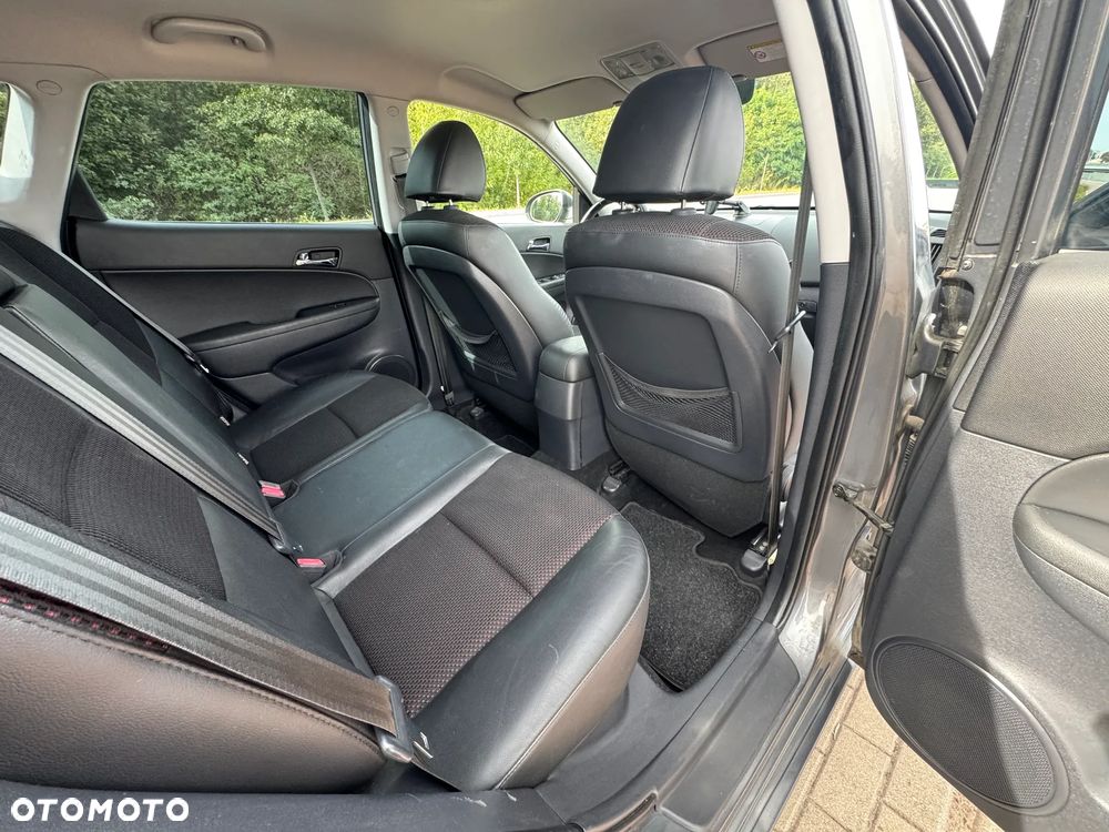 Hyundai i30 1.4 Comfort EU5 - 11
