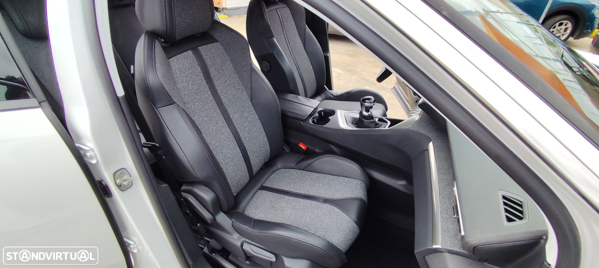 Peugeot 3008 1.5 BlueHDi Allure - 18
