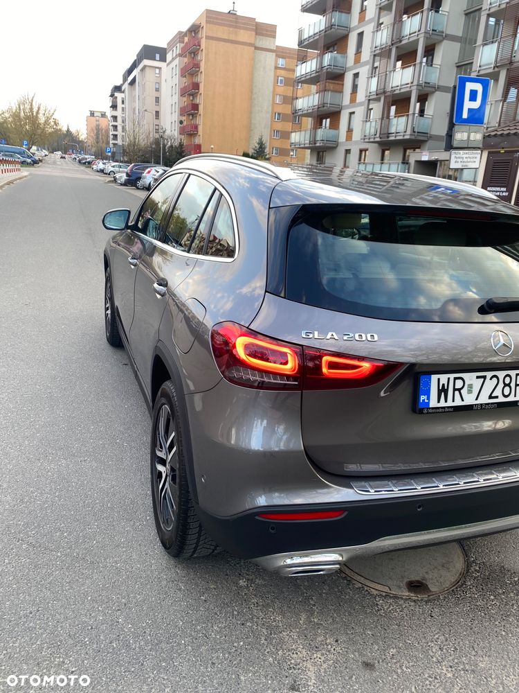 Mercedes-Benz GLA 200 - 4