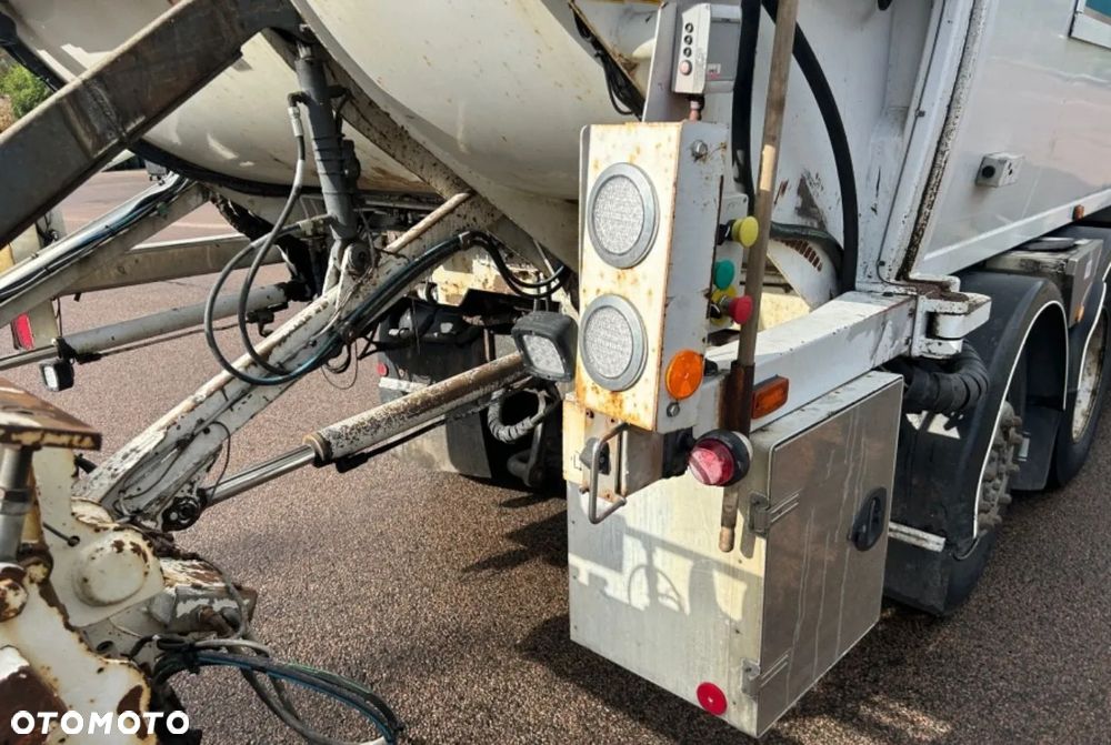 Mercedes-Benz Econic - 12