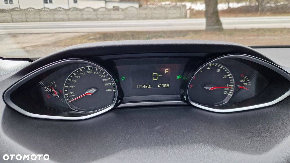 Peugeot 308 1.2 PureTech Allure S&S - 9