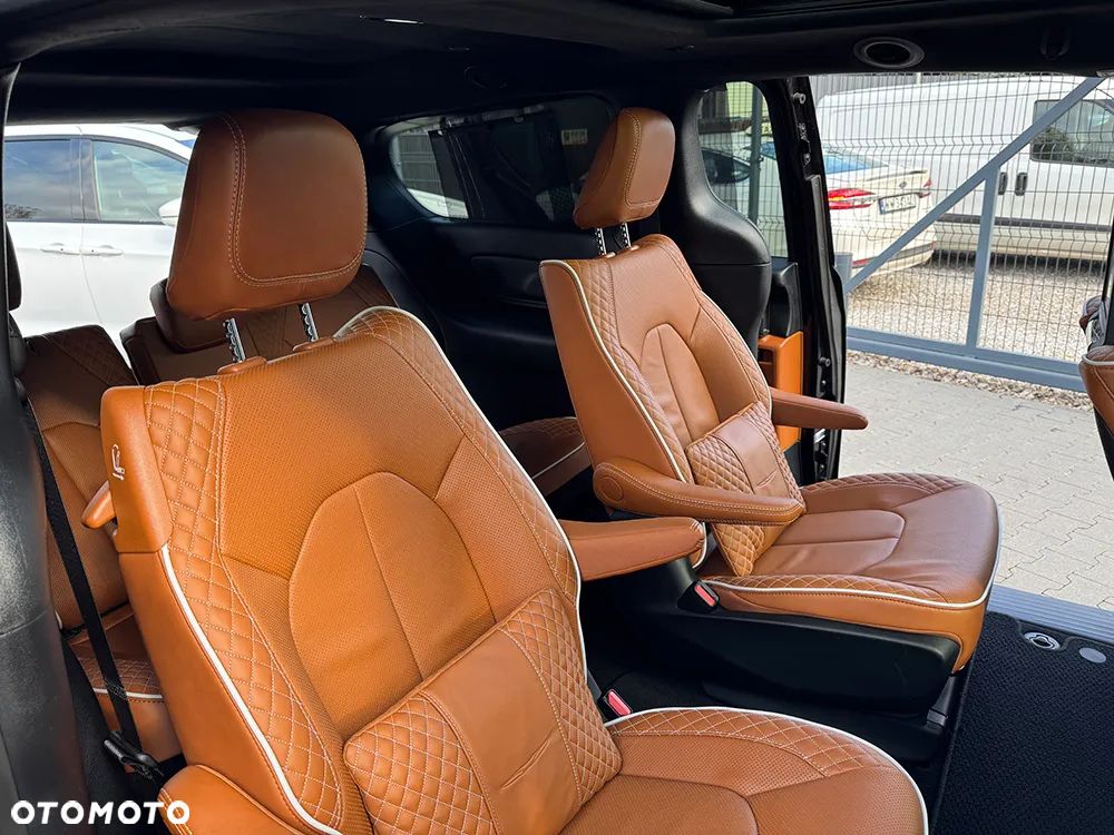 Chrysler Pacifica - 5