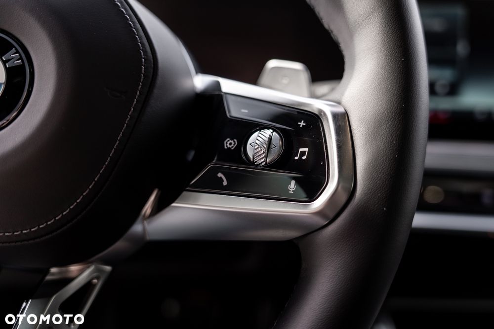 BMW Seria 7 740d xDrive mHEV Nero Lusso Edition sport - 29