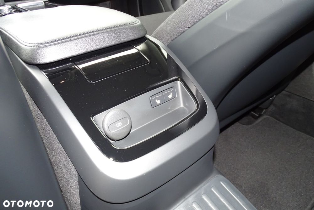 Volvo V60 T6 AWD Recharge Geartronic RDesign Expression - 24