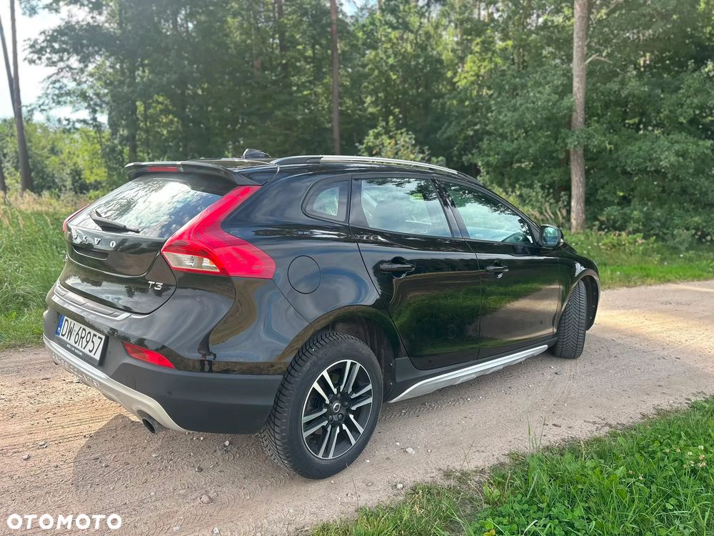Volvo V40 Cross Country T3 Drive-E Momentum - 4