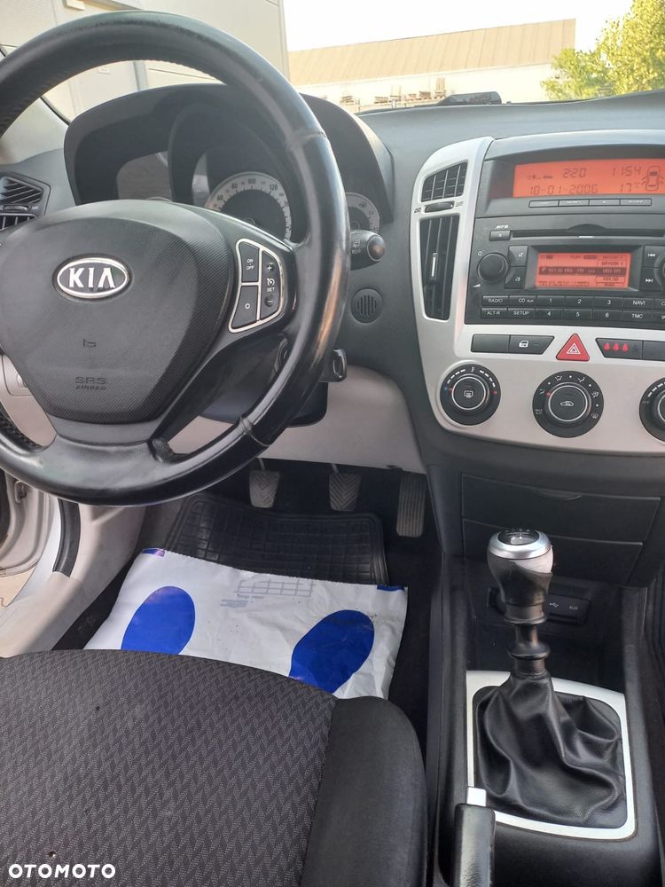 Kia Ceed - 21