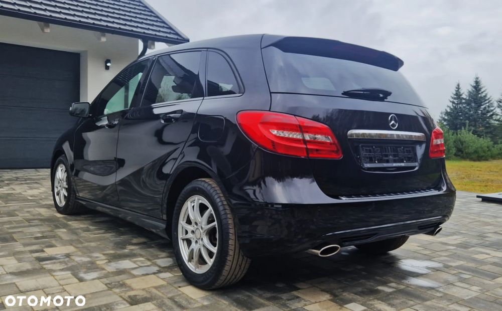 Mercedes-Benz Klasa B 180 Edition - 4