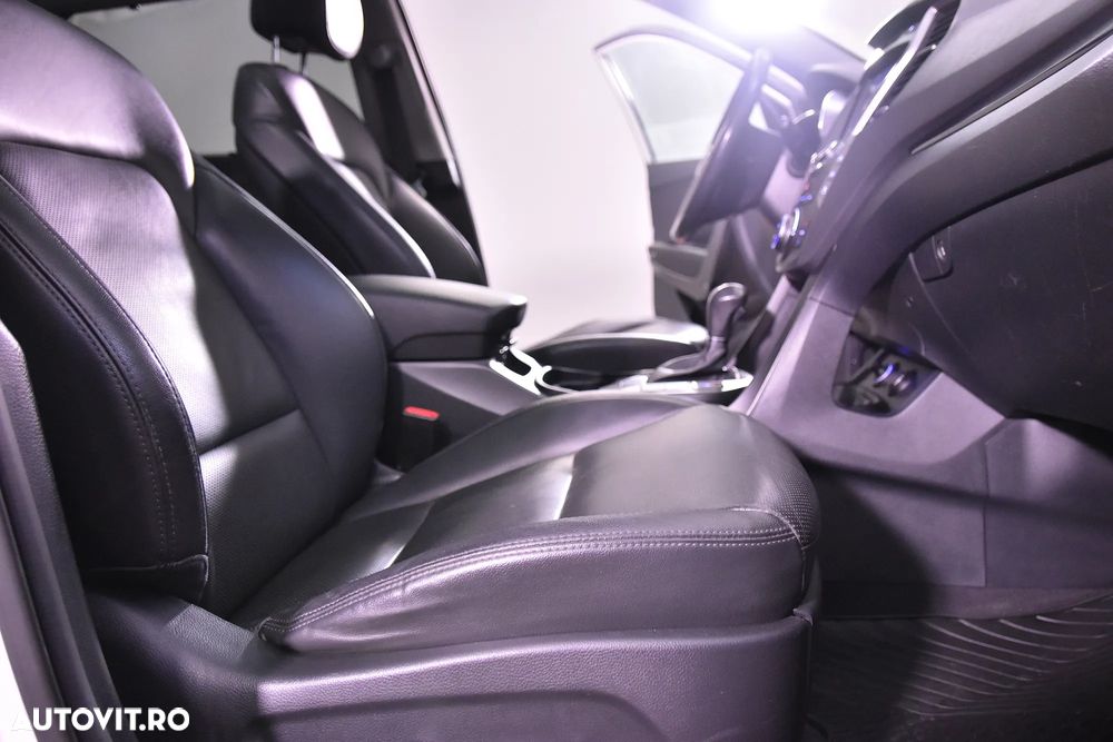 Hyundai Grand Santa Fe - 11