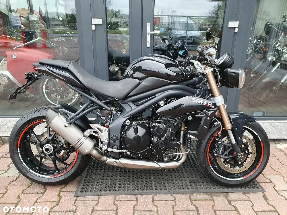 Triumph Speed Triple - 1