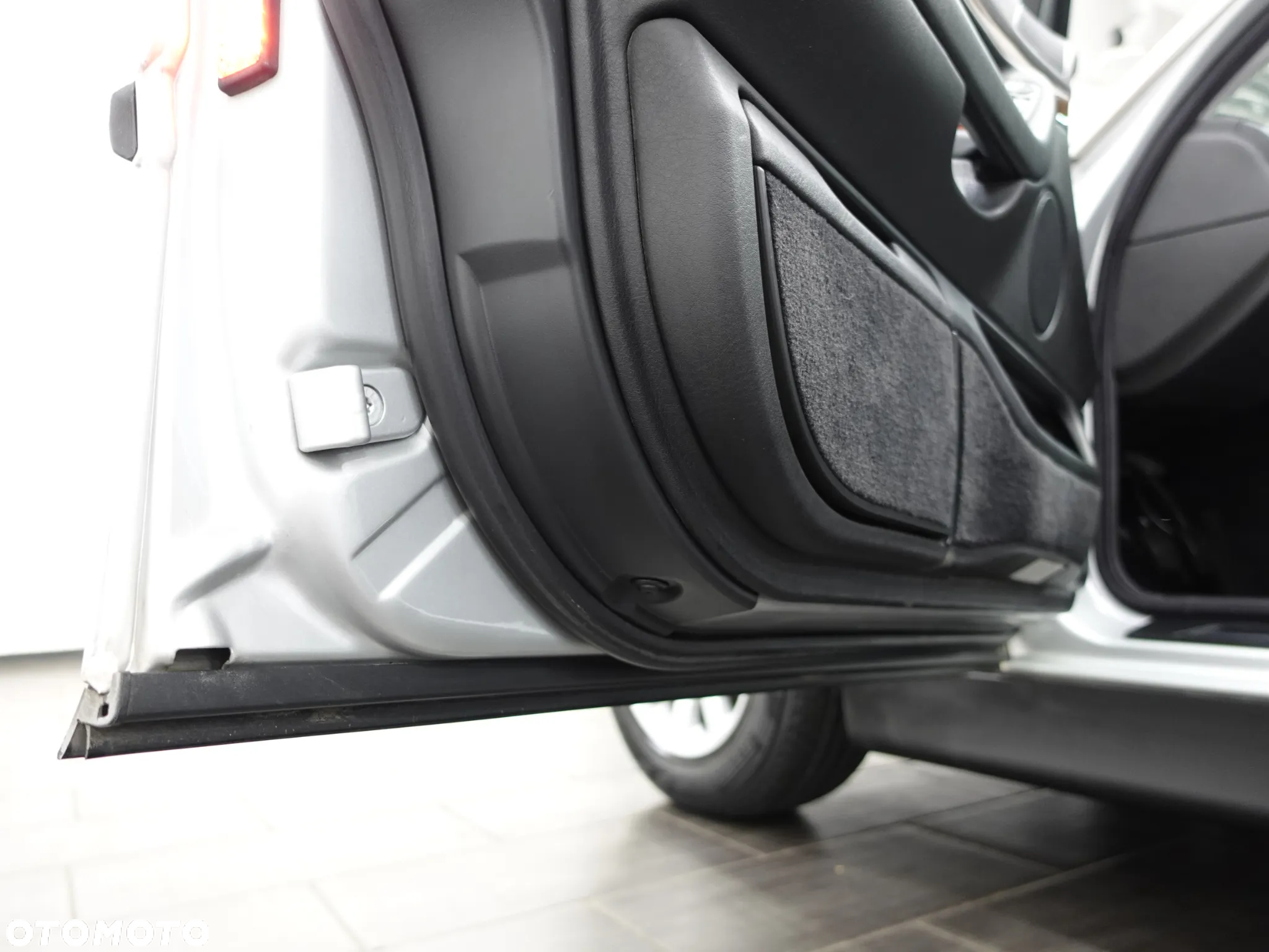 BMW Seria 7 728i - 36