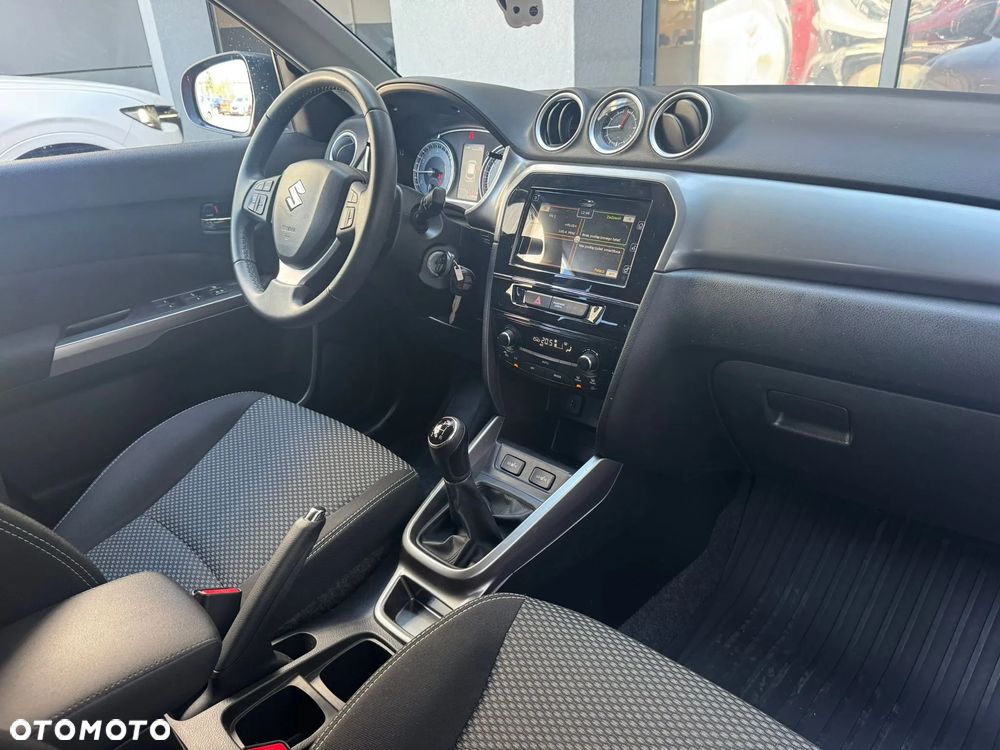 Suzuki Vitara 1.0 Boosterjet Premium 2WD - 6