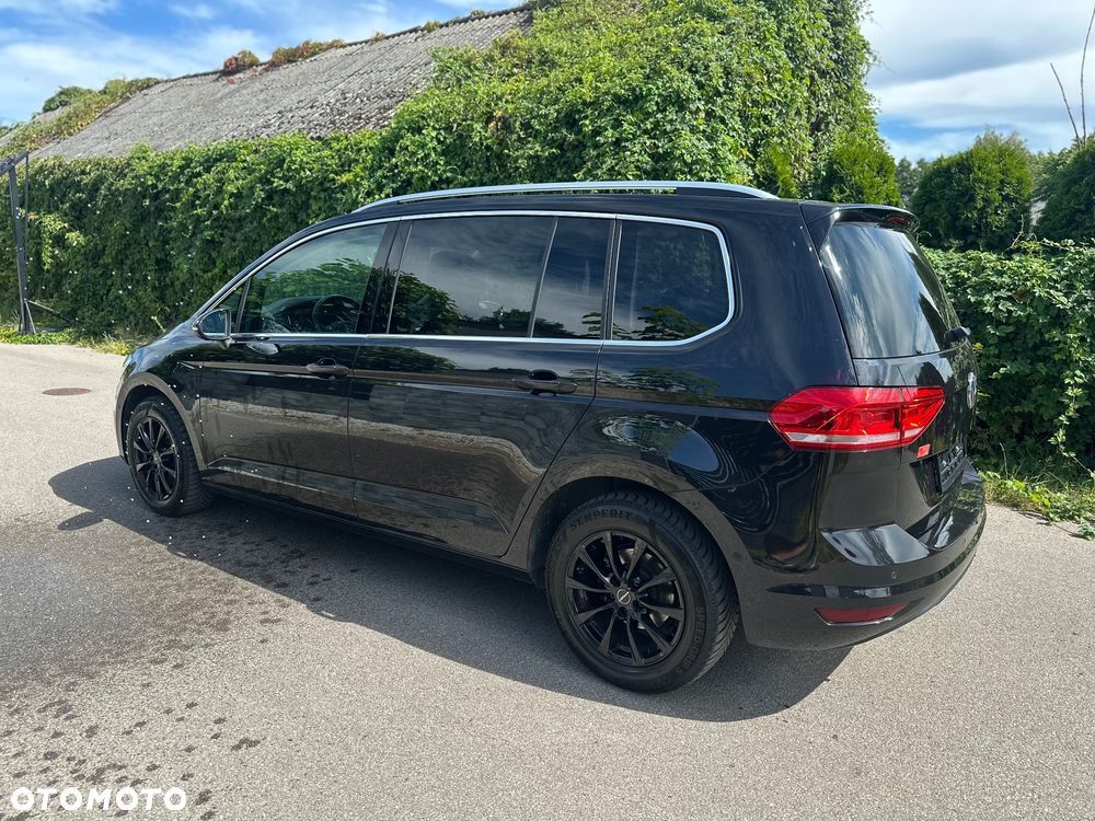 Volkswagen Touran 1.5 TSI EVO Comfortline - 16