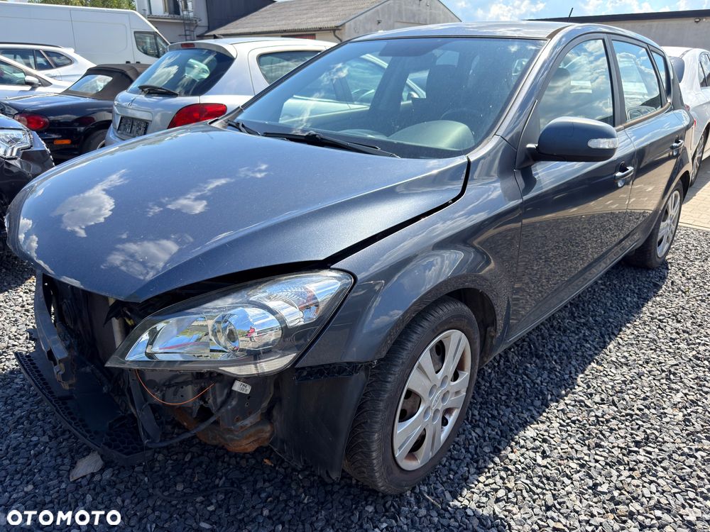 Kia Ceed - 6