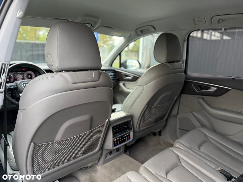 Audi Q7 - 13