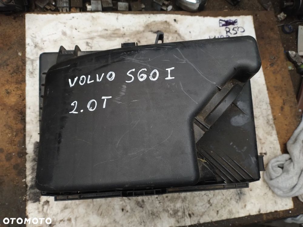 VOLVO S60 I 2,0t obudowa filtra powietrza - 1