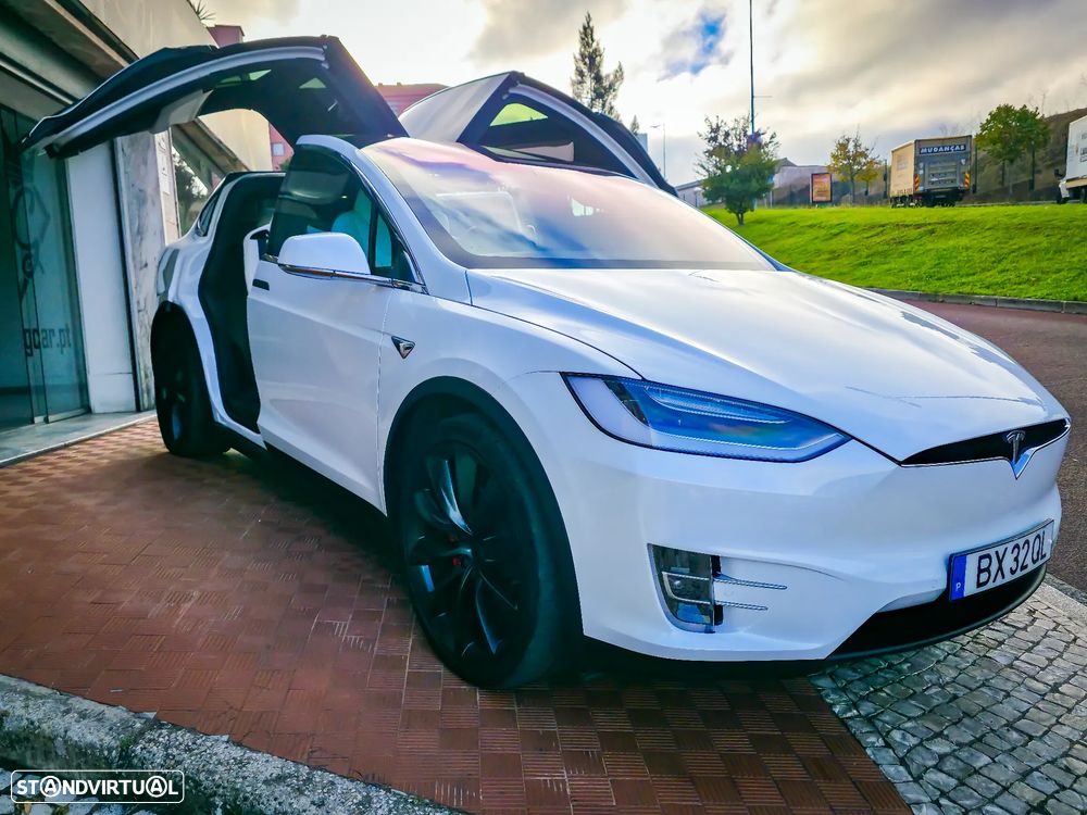 Tesla Model X Performance - 4